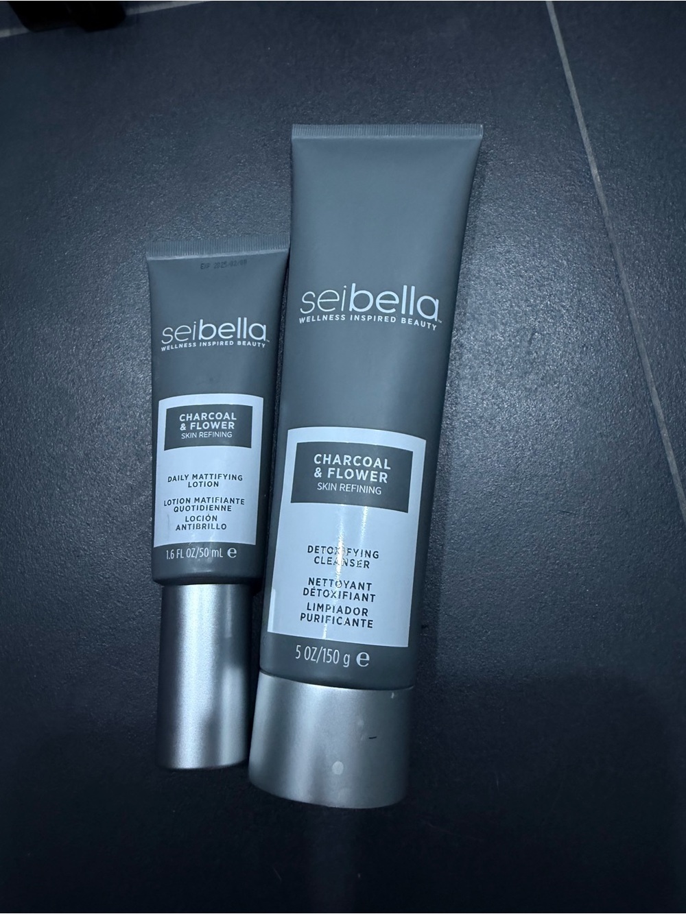 Seibella Charcoal & Flower Detoxifying Cleanser + Daily Lotion - Gray